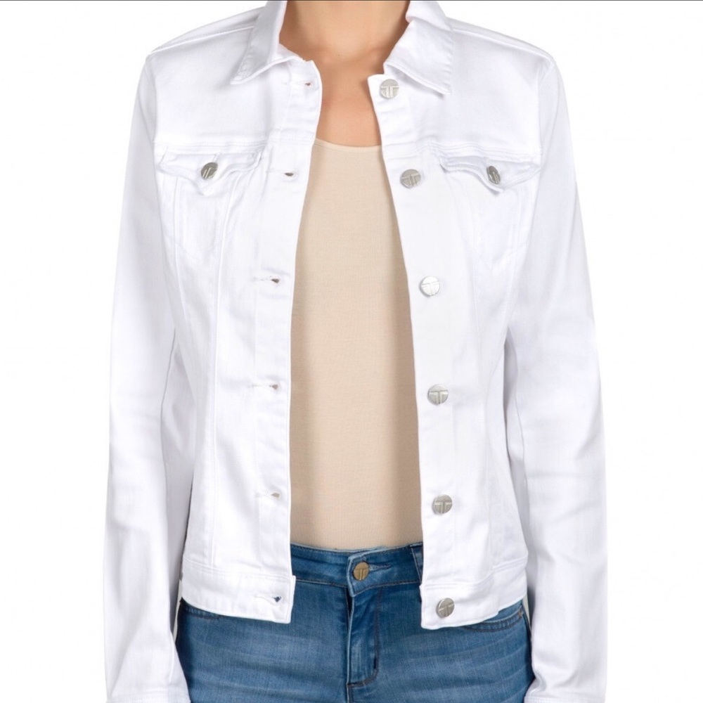 White denim jacket. Super cute. New.✨